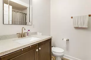 1431 S 72nd St, West Allis, WI 53214 - Photo 9