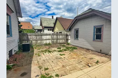 2236 S 35th St, Milwaukee, WI 53215 - Photo 9