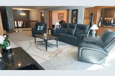 8404 S 68th St, Franklin, WI 53132 - Photo 17