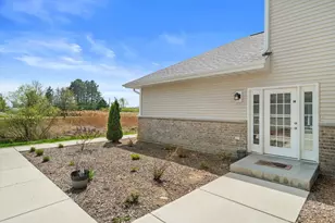 1625 Grey Fox Trail, Mukwonago, WI 53149 - Photo 3