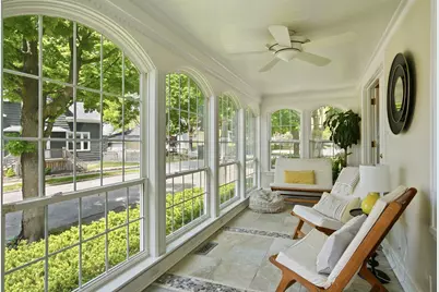 1913 E Estes St, Milwaukee, WI 53207 - Photo 5