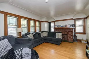 6221 W Lloyd St, Wauwatosa, WI 53213 - Photo 17