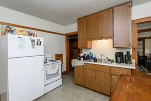 6221 W Lloyd St, Wauwatosa, WI 53213 - Photo 19