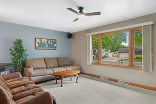 1971 Cascade Dr, Waukesha, WI 53188 - Photo 3