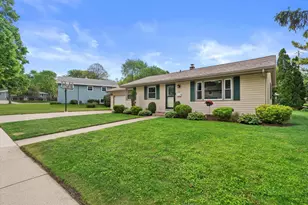 1971 Cascade Dr, Waukesha, WI 53188 - Photo 21
