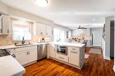 S76W16205  Bridgeport Way, Muskego, WI 53150 - Photo 5