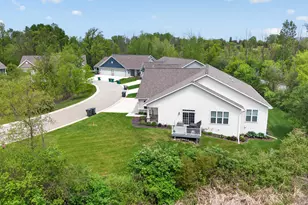 18 Briarknoll Cir, Saukville, WI 53080 - Photo 35