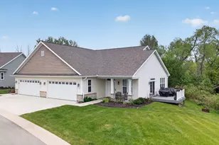 18 Briarknoll Cir, Saukville, WI 53080 - Photo 1