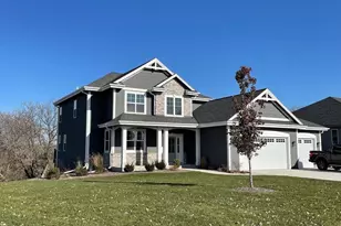 S54W25488 Pebble Brk Ct, Waukesha, WI 53189 - Photo 1