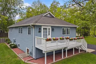 2124 Lakeshore Dr, Racine, WI 53139 - Photo 3