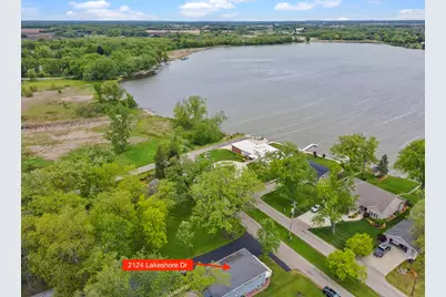 2124  Lakeshore Dr, Racine, WI 53139 - Photo 11