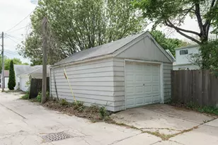 3302 S Adams Ave, Milwaukee, WI 53207 - Photo 17