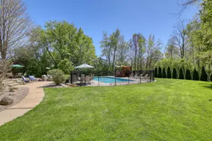 1135 Ridgeway Rd, Brookfield, WI 53045 - Photo 7