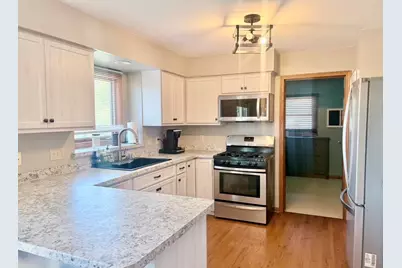 139  13th Ave, Racine, WI 53182 - Photo 7