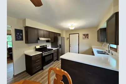 909  Country Ln, Watertown, WI 53098 - Photo 17
