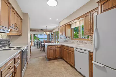 7301 W Wind Lake Rd, Racine, WI 53185 - Photo 11