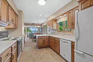 7301 W Wind Lake Rd, Racine, WI 53185 - Photo 11