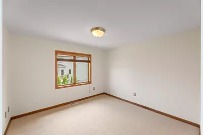 2138  Deer Path, Waukesha, WI 53189 - Photo 43