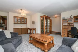 W164N9918 Robins Way, Germantown, WI 53022 - Photo 9