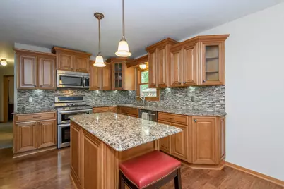 W164N9918  Robins Way, Germantown, WI 53022 - Photo 3