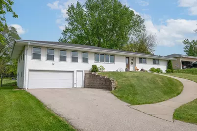 W220N9740  Amy Belle Rd, Germantown, WI 53017 - Photo 3