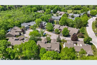 10041 N Holmes Ct, Mequon, WI 53092 - Photo 27