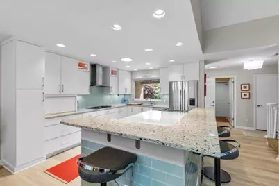 10041 N Holmes Ct, Mequon, WI 53092 - Photo 31
