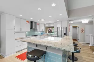 10041 N Holmes Ct, Mequon, WI 53092 - Photo 31