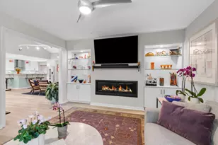 10041 N Holmes Ct, Mequon, WI 53092 - Photo 11