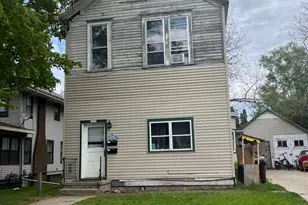 1223 S 8th St, Manitowoc, WI 54220 - Photo 1