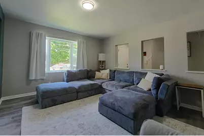 16 N Adams St, Elkhorn, WI 53121 - Photo 5