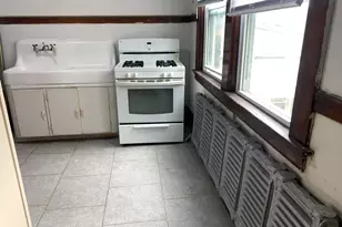 2900 W Arthur Ave, Milwaukee, WI 53215 - Photo 9
