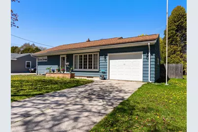 2018  Menasha Ave, Manitowoc, WI 54220 - Photo 1