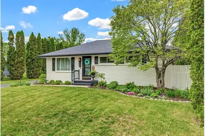 1608  Wind Dale Dr, Racine, WI 53402 - Photo 3