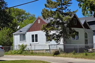6017 N 37th St, Milwaukee, WI 53209 - Photo 3