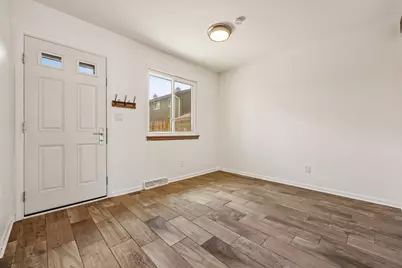 9907 W Beloit Rd, Milwaukee, WI 53227 - Photo 9