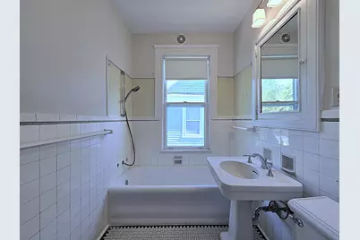 2745 N Summit Ave, Milwaukee, WI 53211 - Photo 33