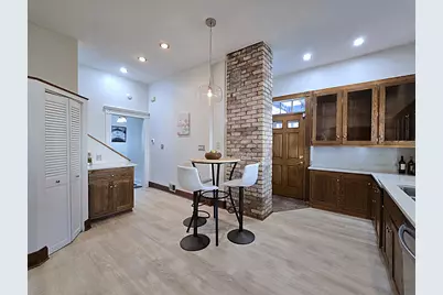 2745 N Summit Ave, Milwaukee, WI 53211 - Photo 7