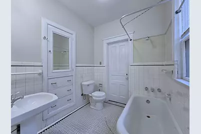 2745 N Summit Ave, Milwaukee, WI 53211 - Photo 25