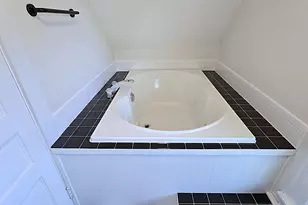 2745 N Summit Ave, Milwaukee, WI 53211 - Photo 39
