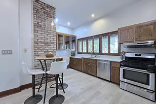 2745 N Summit Ave, Milwaukee, WI 53211 - Photo 3