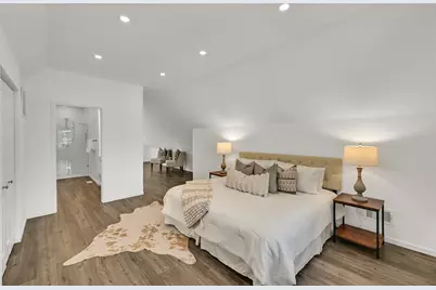 4751 N Marlborough Dr, Whitefish Bay, WI 53211 - Photo 15