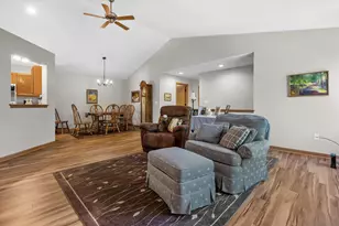 6235 S Creekside Dr, Cudahy, WI 53110 - Photo 15