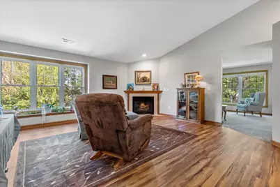 6235 S Creekside Dr #26, Cudahy, WI 53110 - Photo 17