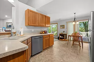 6235 S Creekside Dr, Cudahy, WI 53110 - Photo 7