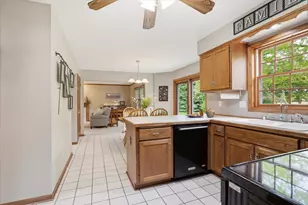 660 Weidman Ct, Cedarburg, WI 53012 - Photo 9