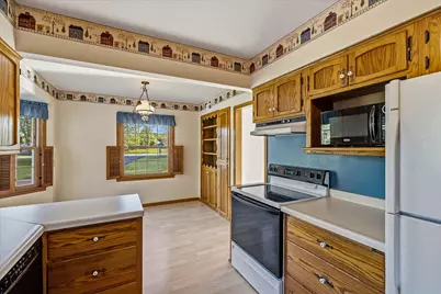 7230 W Freistadt Rd, Mequon, WI 53092 - Photo 11