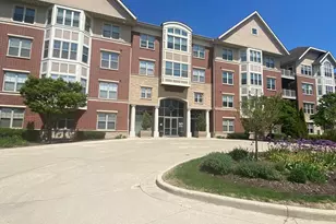 4110 S Lake Dr, Saint Francis, WI 53235 - Photo 1