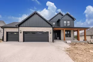 N66W21485 Sagebrush Dr, Menomonee Falls, WI 53051 - Photo 1