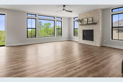 N66W21485  Sagebrush Dr, Menomonee Falls, WI 53051 - Photo 5
